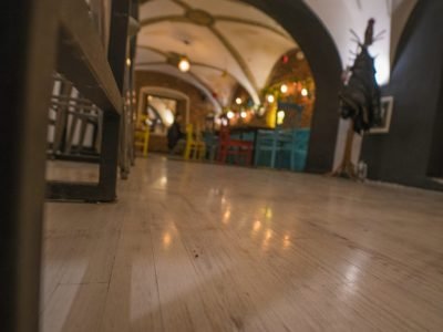 Antichizare pardoseală Arcade Bar