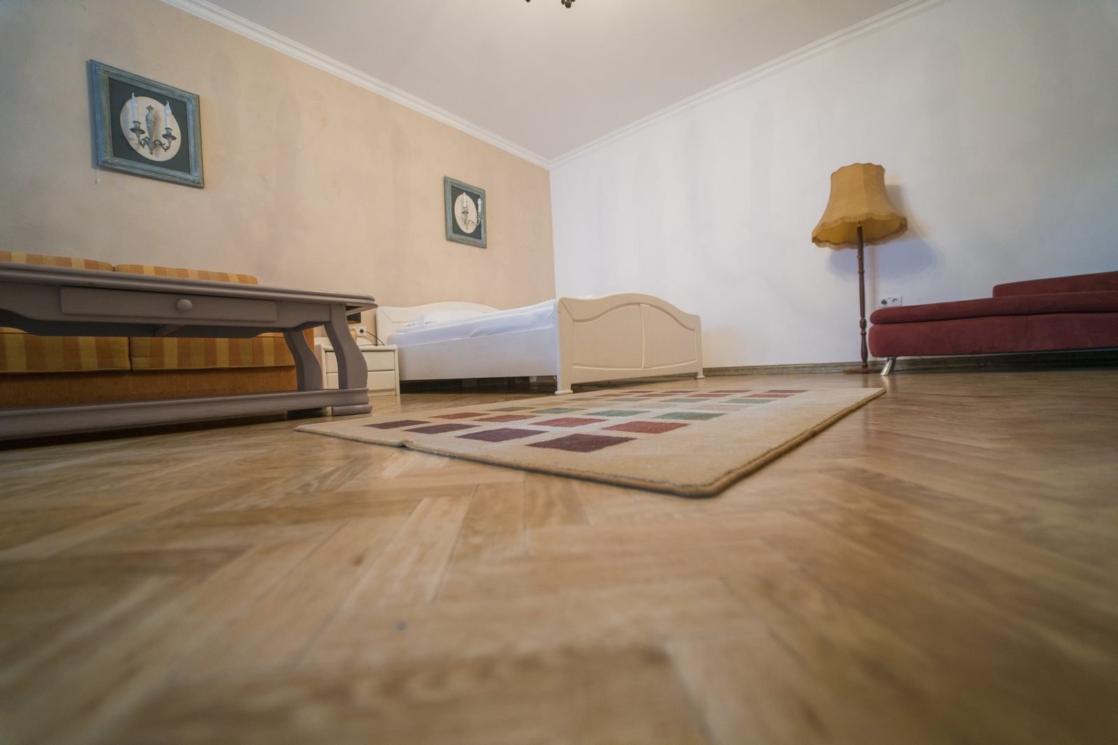 Reconditioned guesthouse parquet